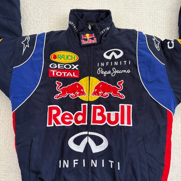 Red Bull F1 Infiniti Racing Jacket - Picture 4 of 5